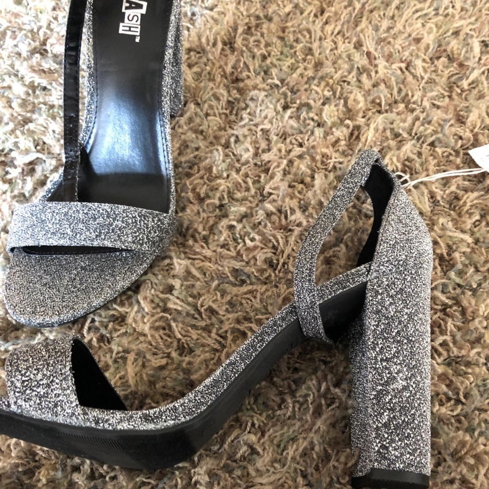 Womens Heels new size 10